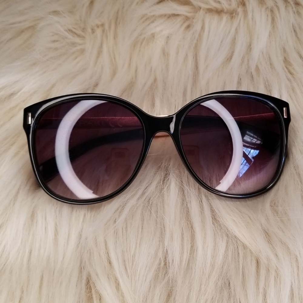 Tahari Sunglasses